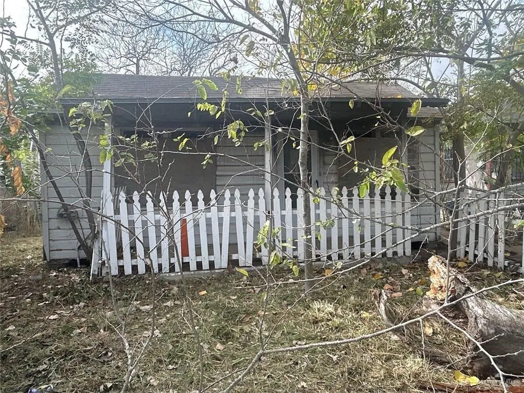 405 Hiawatha St