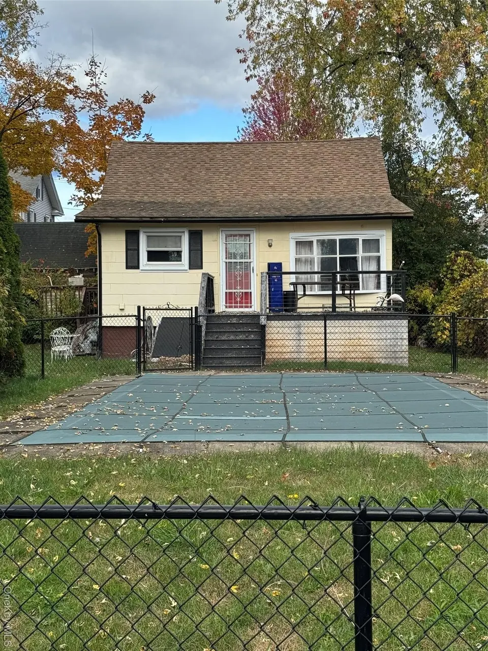 8 E Marie St