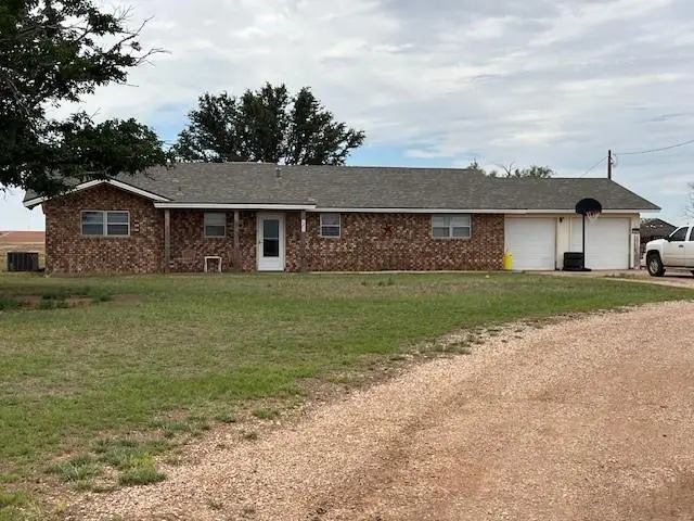 561 Fm 611 W