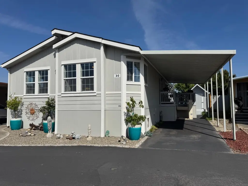 150 Kern St #30