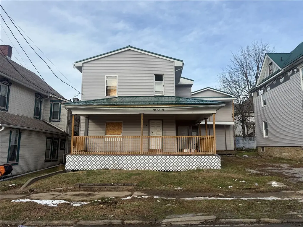 404 E Locust St