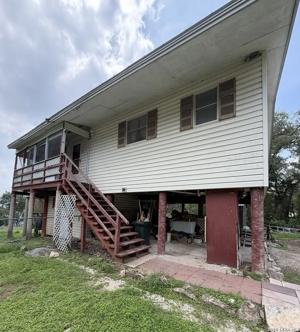 1435 Hillcrest