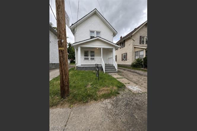 802 Clay Dr
