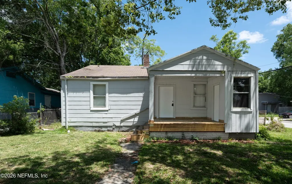 1603 W 14th St