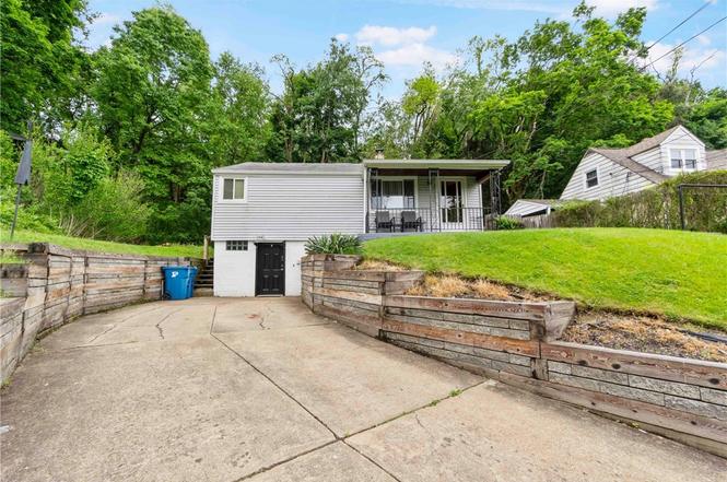 341 Johnston Rd
