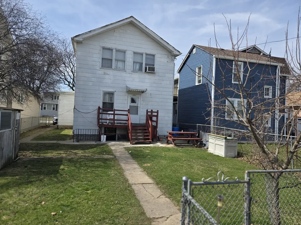 2531 N 75th Ave