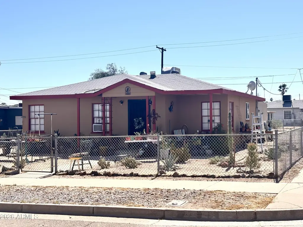 200 E 1st Ave