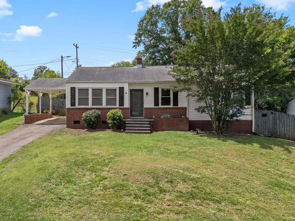 813 Hillwood Ave Ave