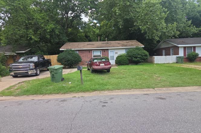 1742 Champion St