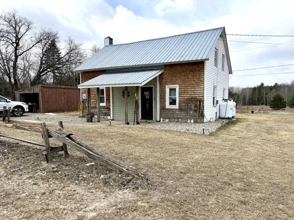 255 Flat Rock Rd