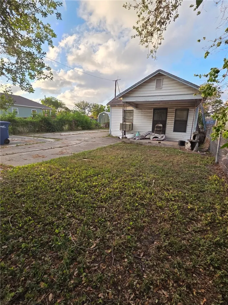 1210 Lolita St