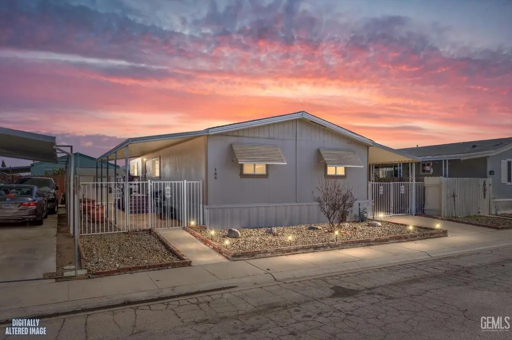 1301 Taft Hwy #166