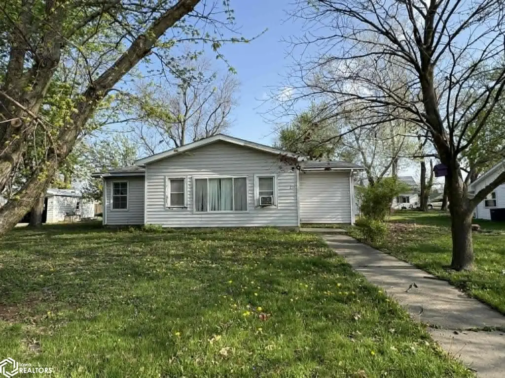 211 E Short St