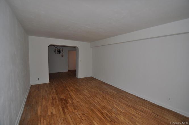 142 Garth Rd Unit 1R
