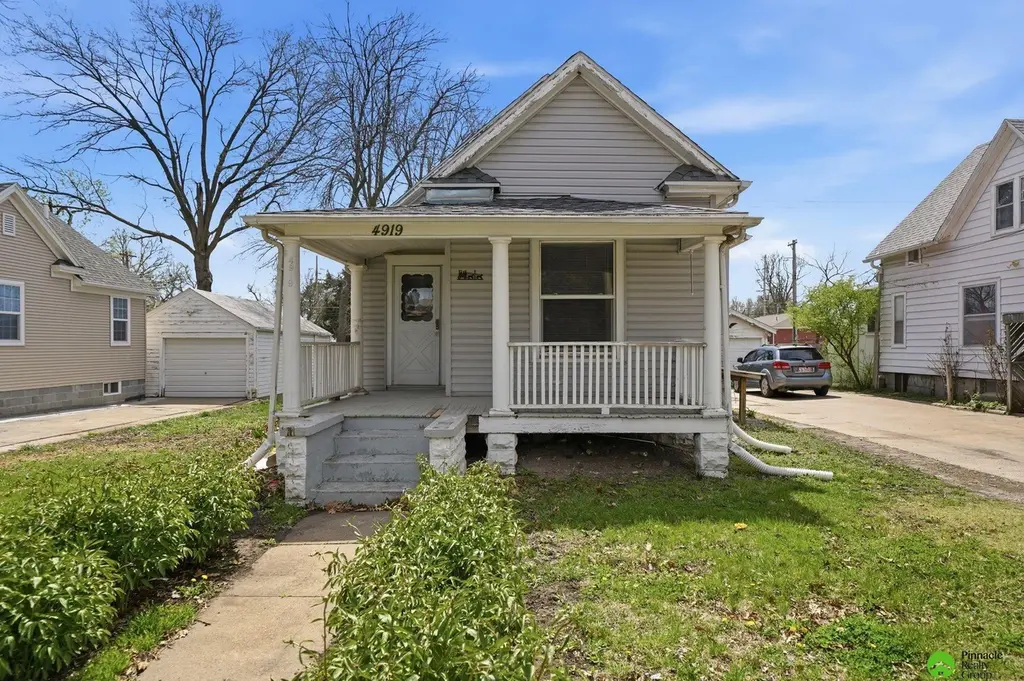 4919 Leighton Ave