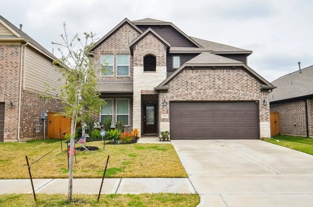 5438 Grand View Dr
