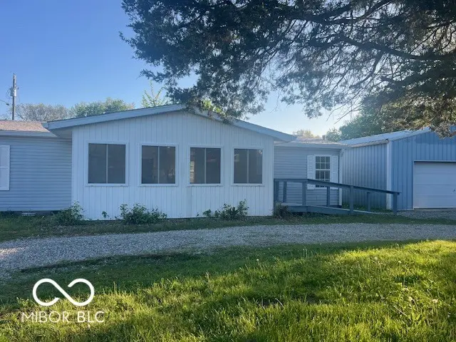 384 Honey Locust Pl