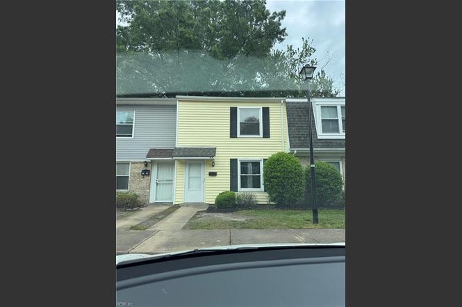 1678 Darren Cir