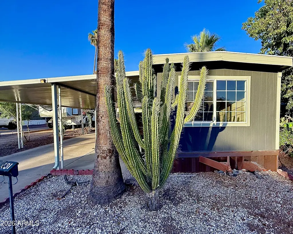 2050 W Dunlap Ave Unit B131