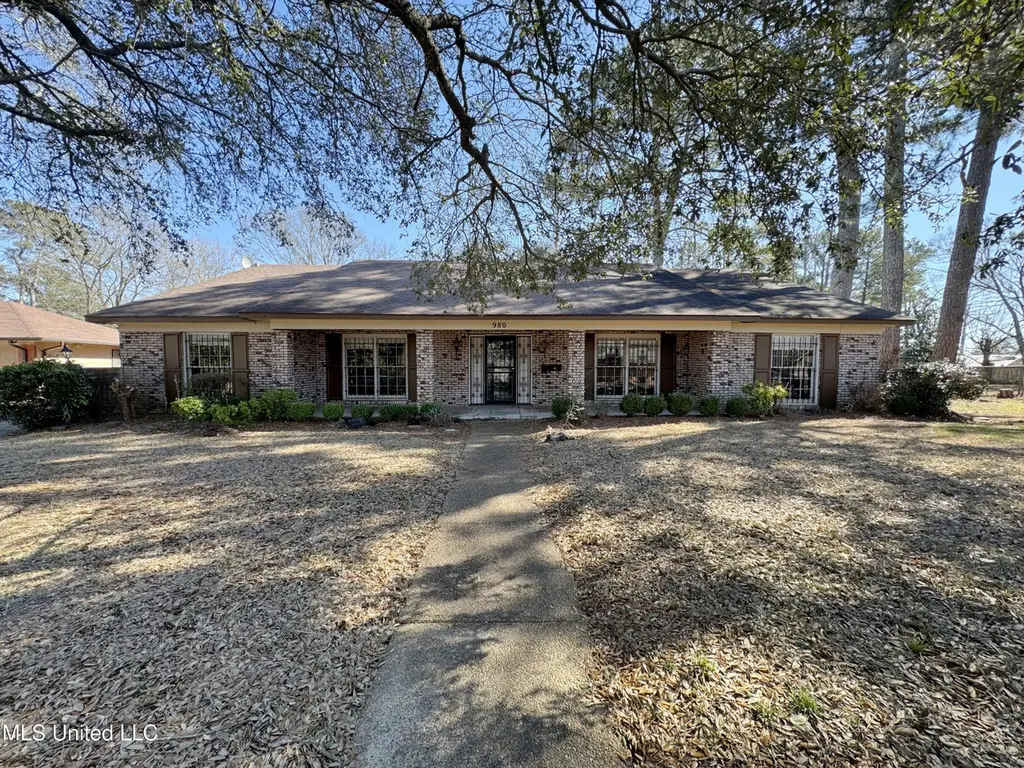 980 Royal Oak Dr