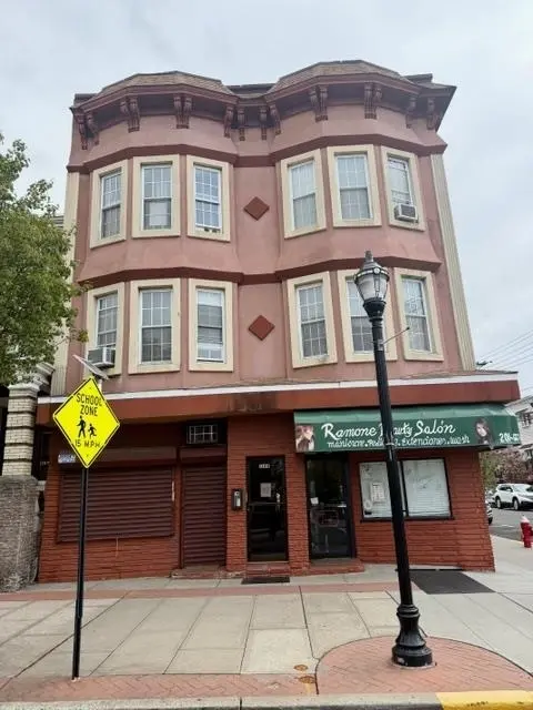 1300 CENTRAL Ave #1