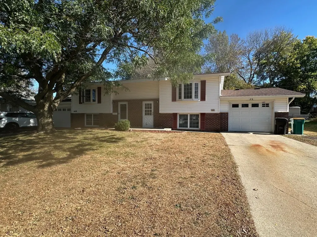1429 31 Spartan Ave