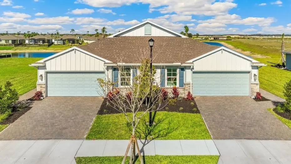 17637 Shade Tree Loop