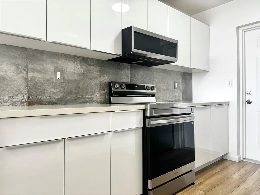 16850 S Glades Dr Unit 8C