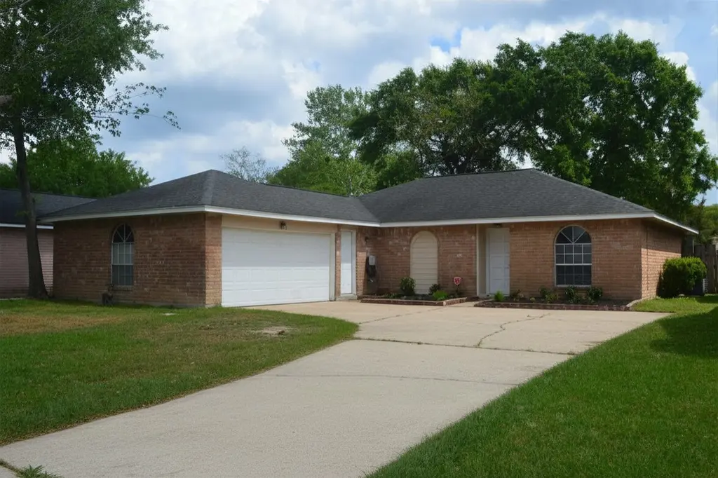 11314 Loyola Dr