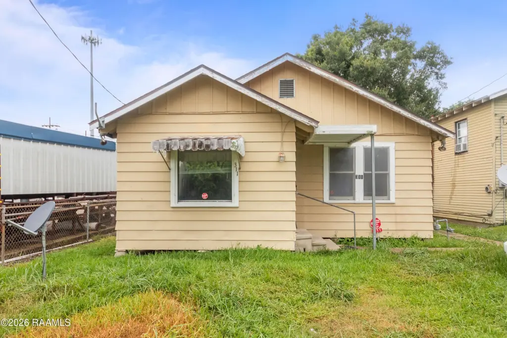 311 E Cedar St