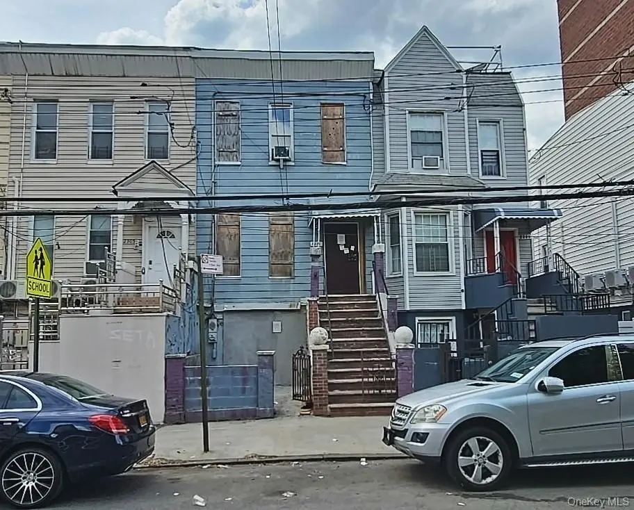 2307 Cambreleng Ave