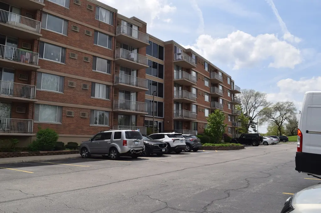 2200 S Stewart Ave Unit 1C