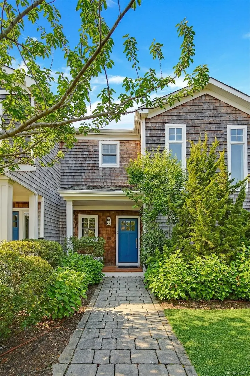 68 Foster Ave #4