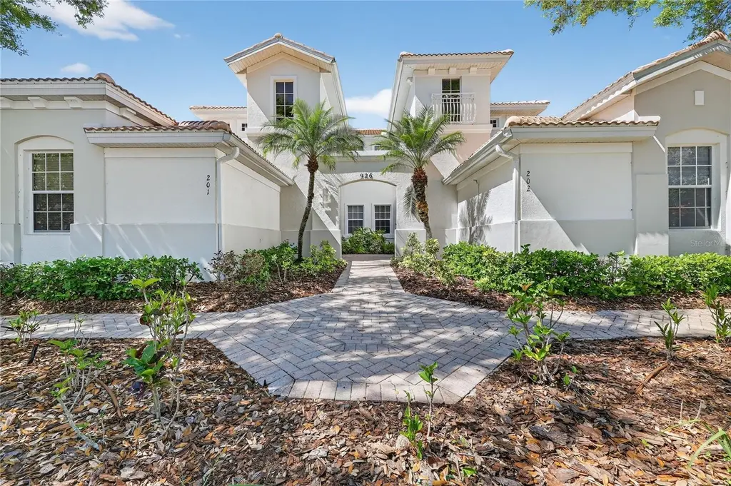 926 River Basin Ct #101