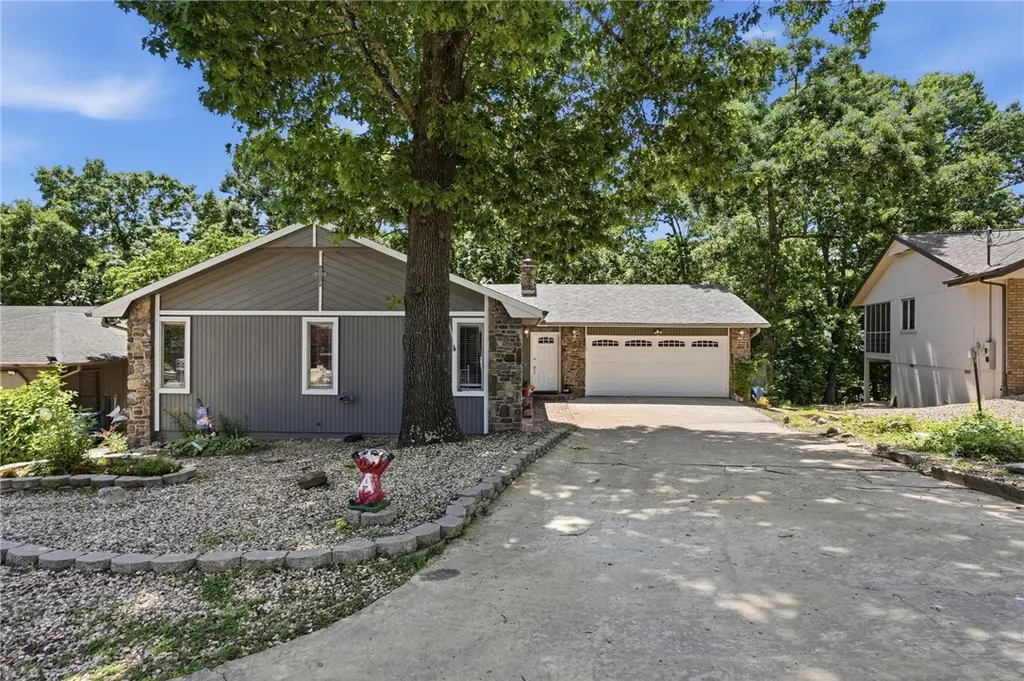 8 Cromer Dr