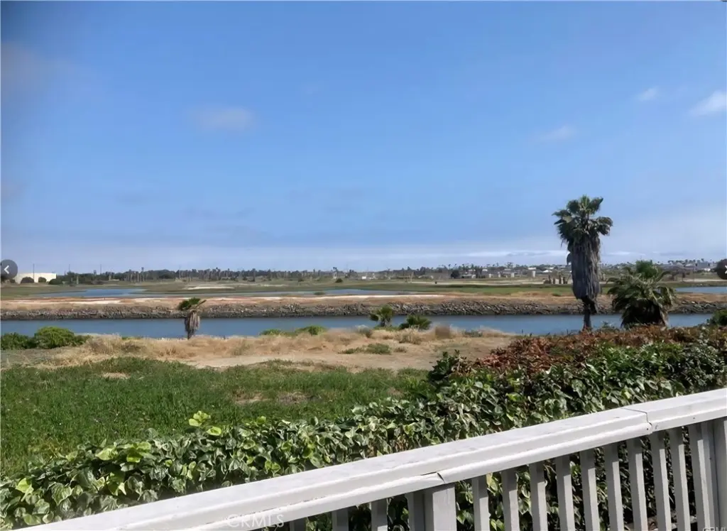 6272 E Marina View Dr #317