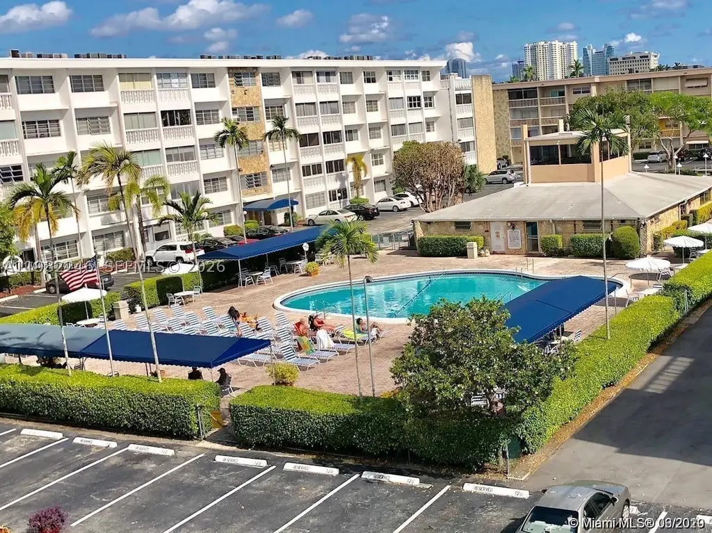 215 SE 3rd Ave Unit 101A