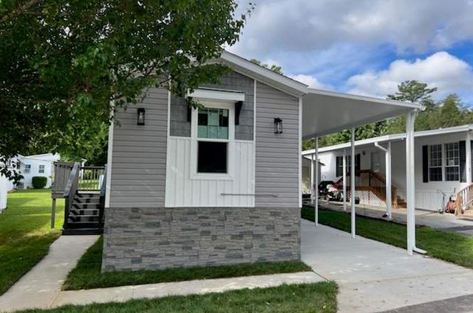 52 Blue Spruce Ln