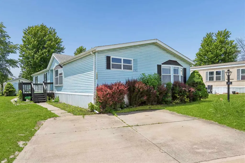 1668 Apache Dr