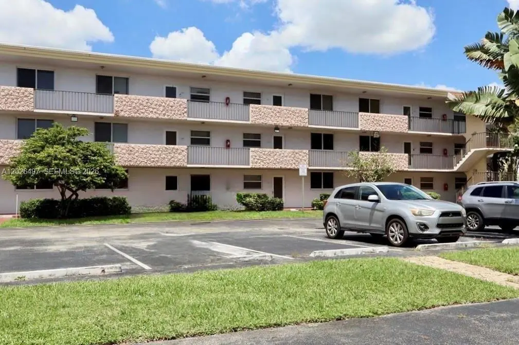 5985 Del Lago Cir #215