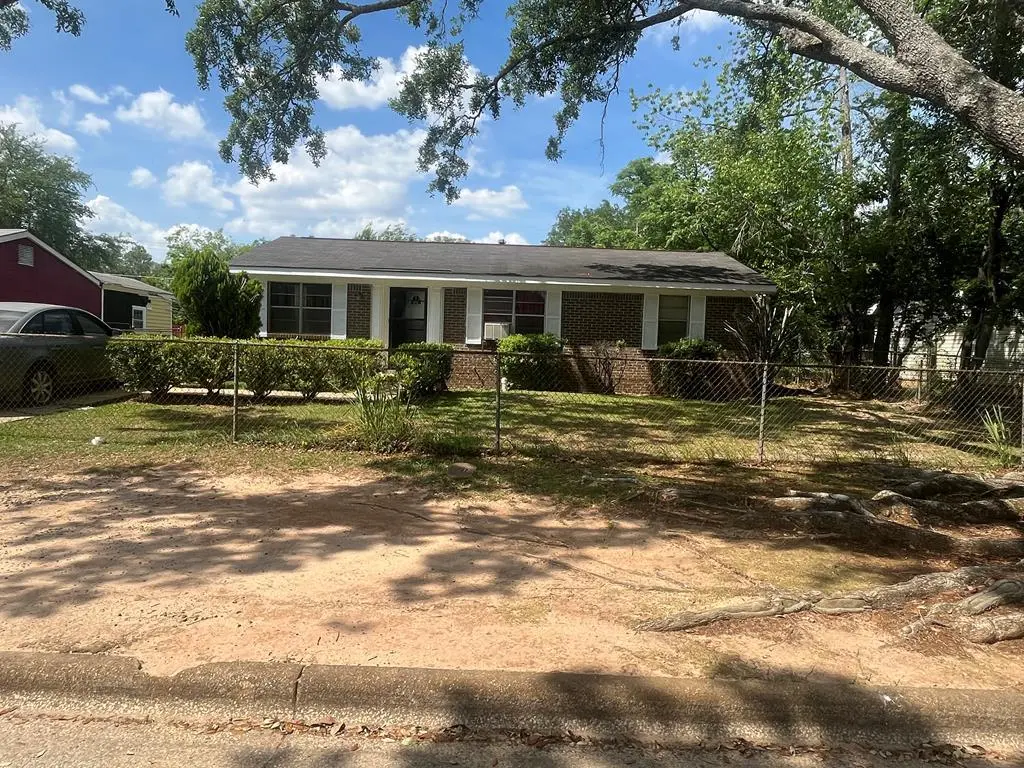 715 Cantrell Ln