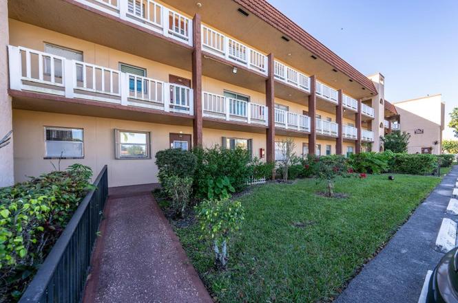 9281 Sunrise Lakes Blvd #107