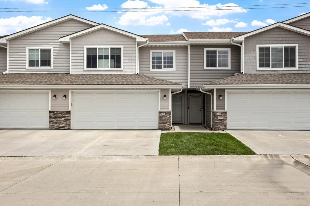 754 NE Conner Ct