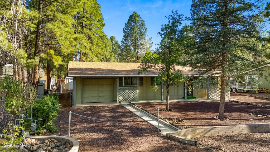 2681 W Reidhead