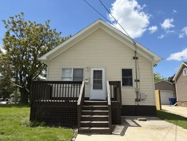 1105 Hennepin St