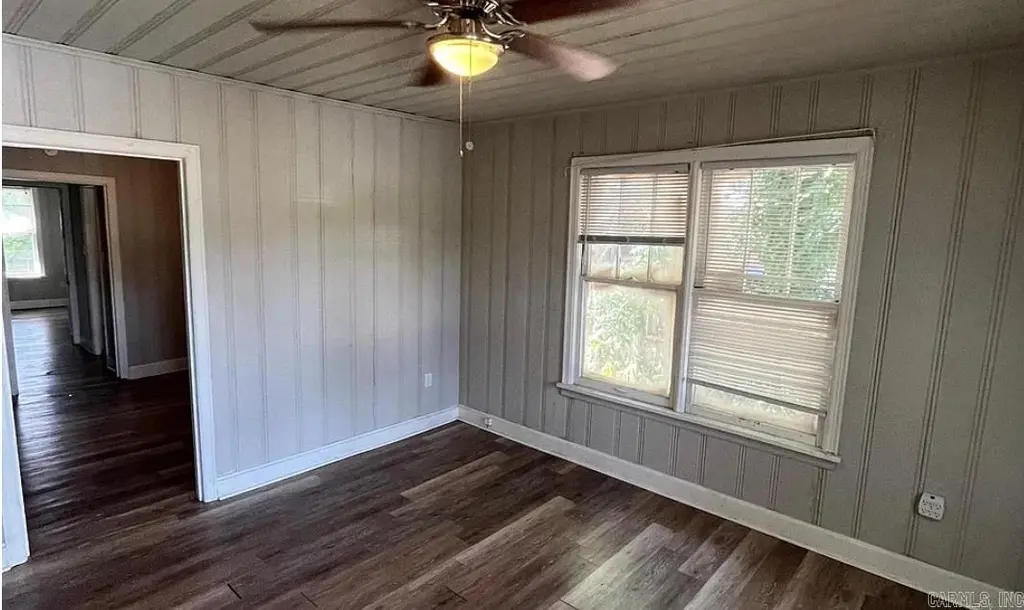 220 & 222 College Park Cir