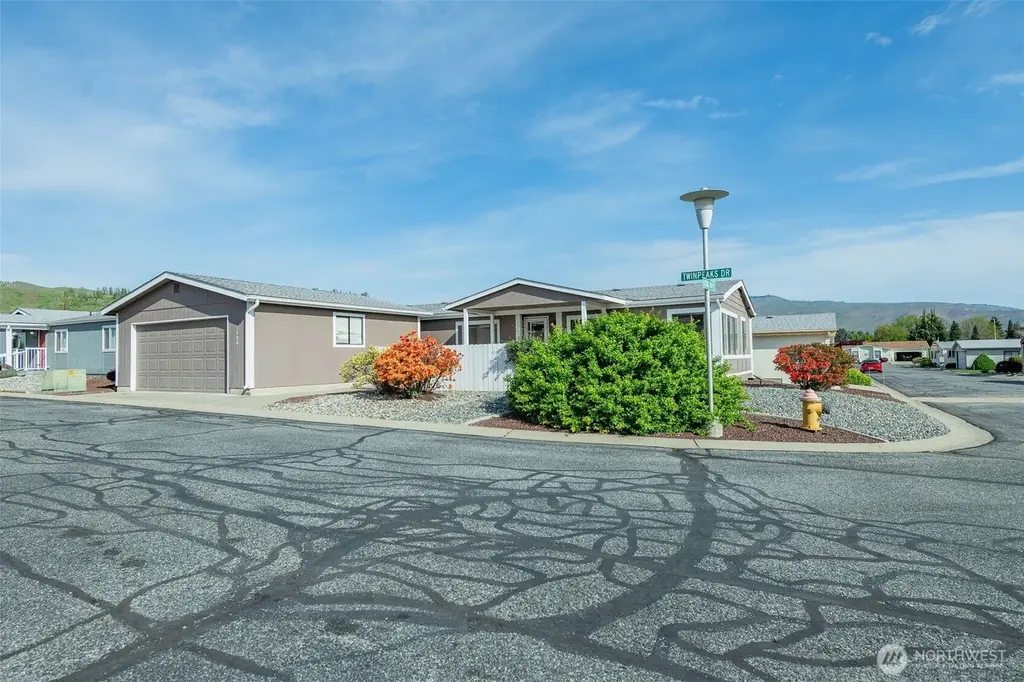 1706 Twin Peaks Dr #83