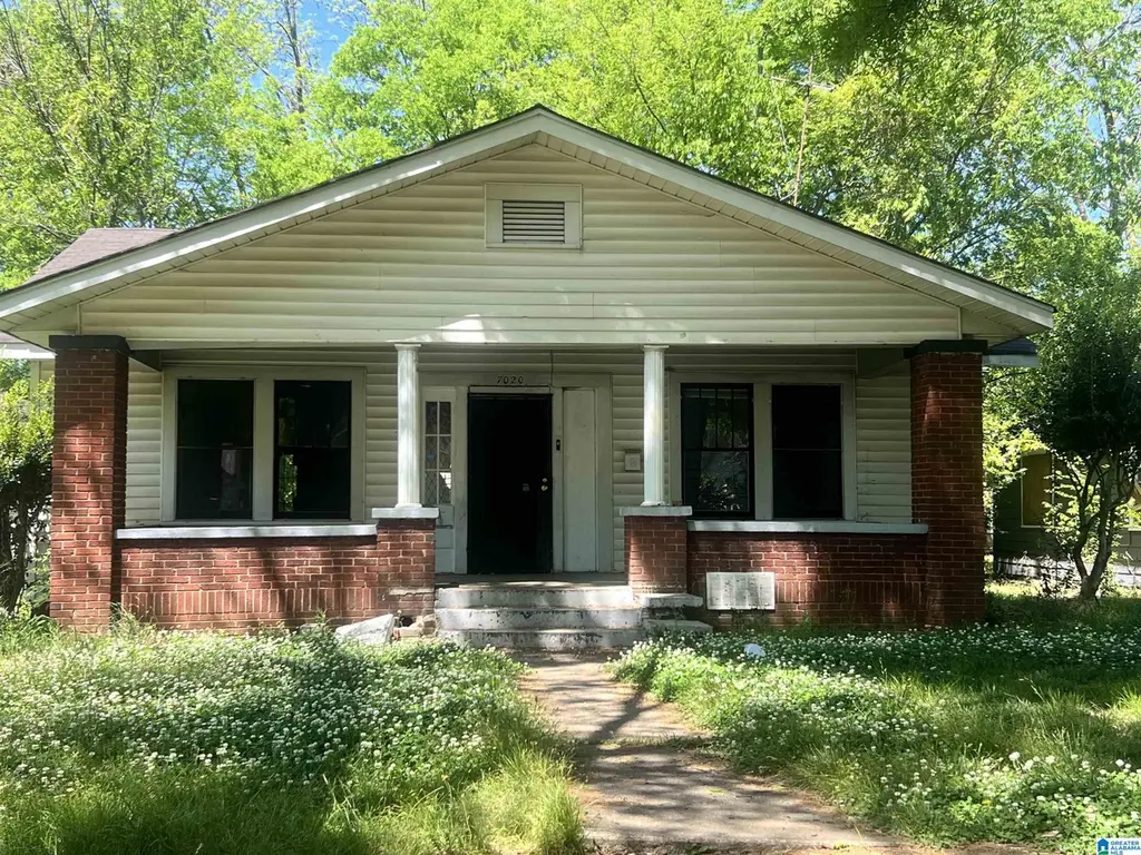 7020 Division Ave