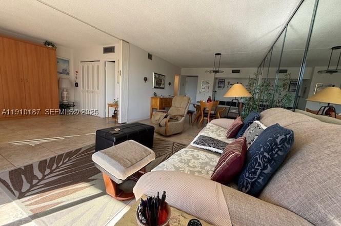 3625 N Country Club Dr #304