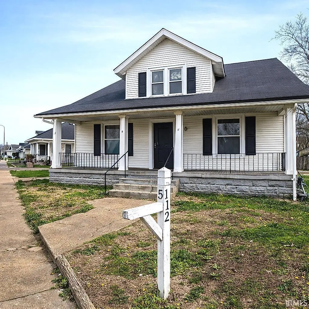 512 E Riverside Dr